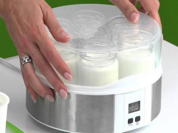 cách làm sữa chua uống: ủ bằng máy chuyên dụng
